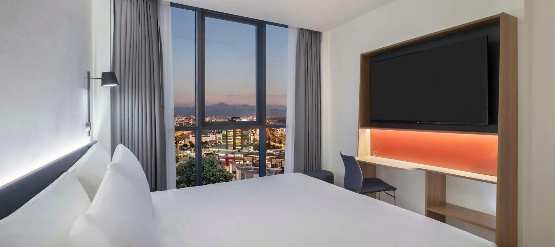 Hotel Hampton By Hilton Antalya Airport 4*,  Türkei