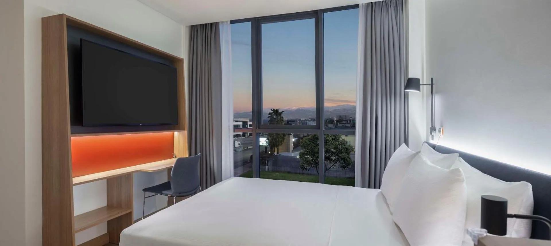 Hampton By Hilton Antalya Airport酒店 4*,